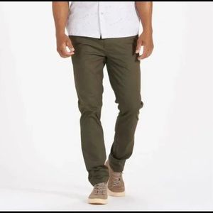 Vuori Everything Chino Olive Green
